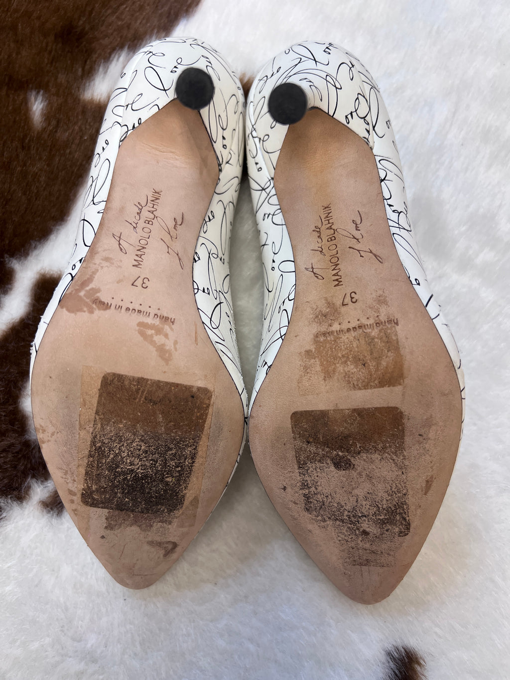 Manolo Blahnik White Crystal Buckle Pointed-Toe Pumps EU37