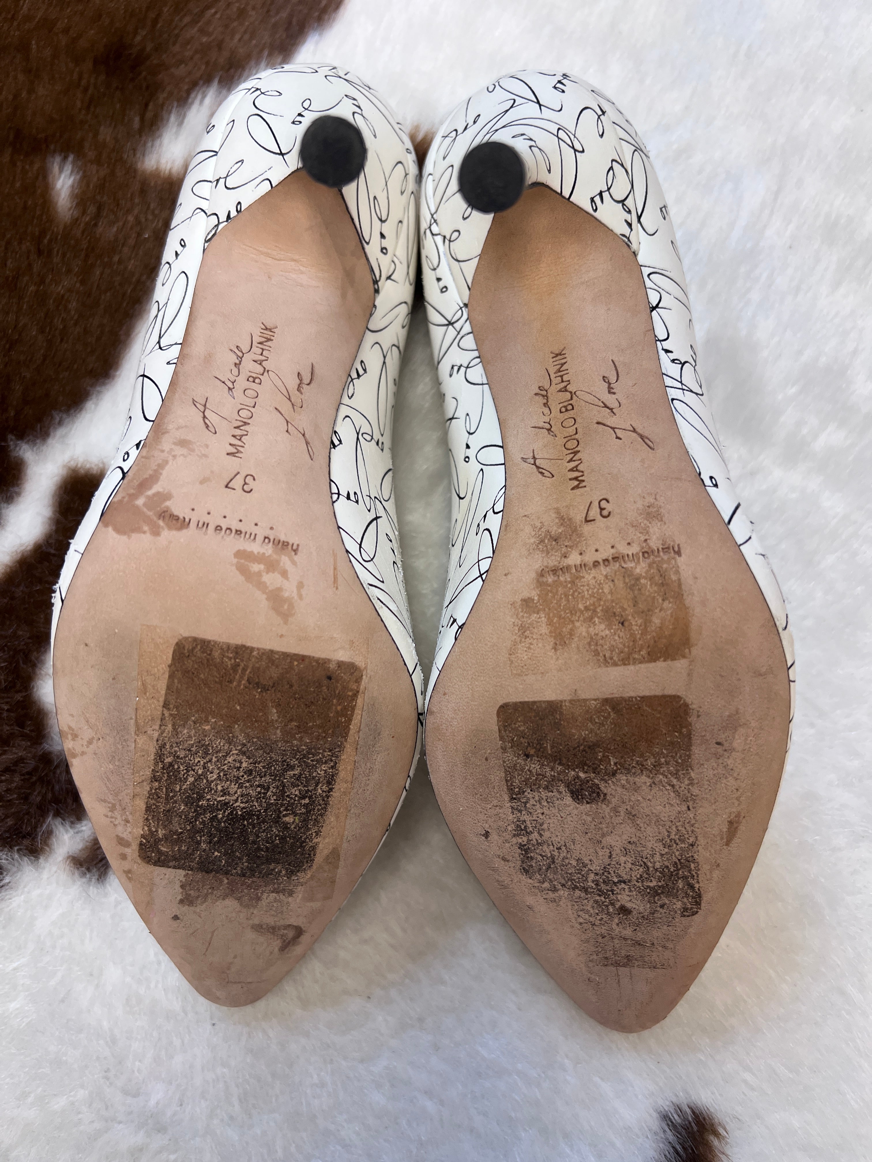 Manolo Blahnik White Crystal Buckle Pointed-Toe Pumps EU37