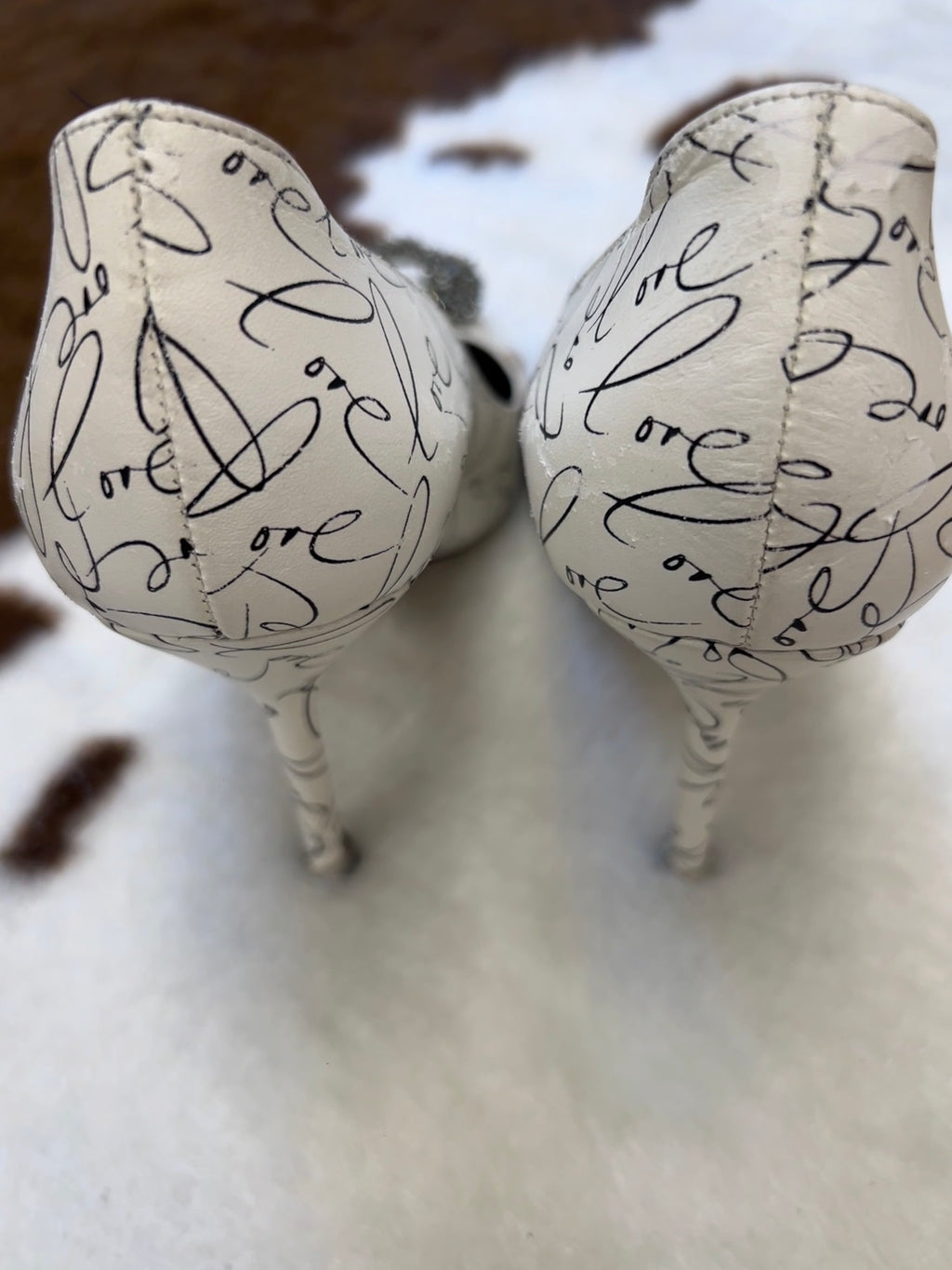 Manolo Blahnik White Crystal Buckle Pointed-Toe Pumps EU37