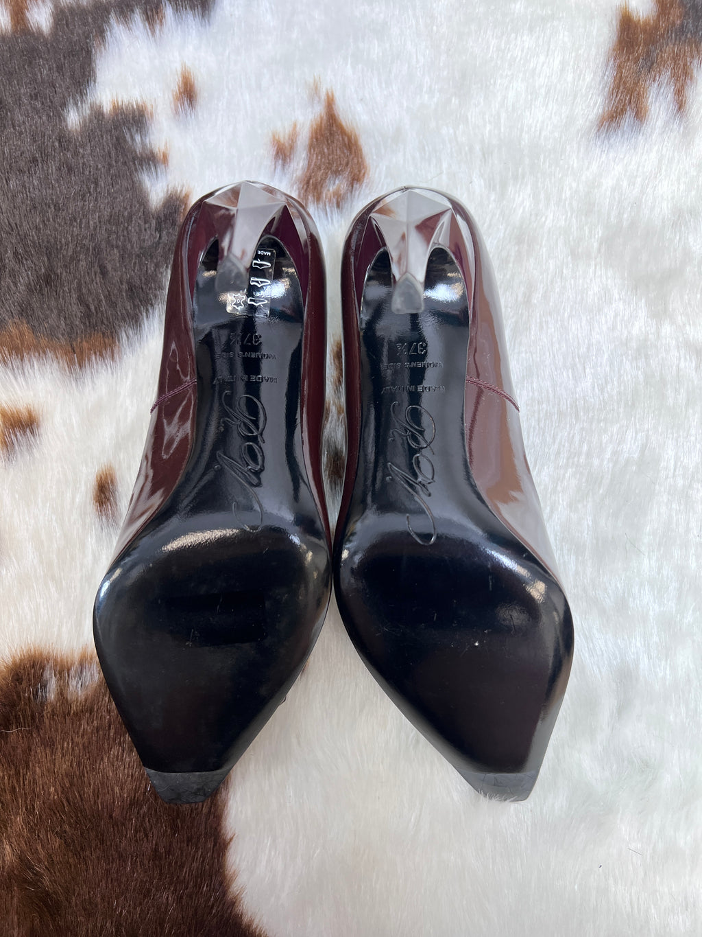Roger Vivier Burgundy Patent Leather Square Toe Pumps EU37.5