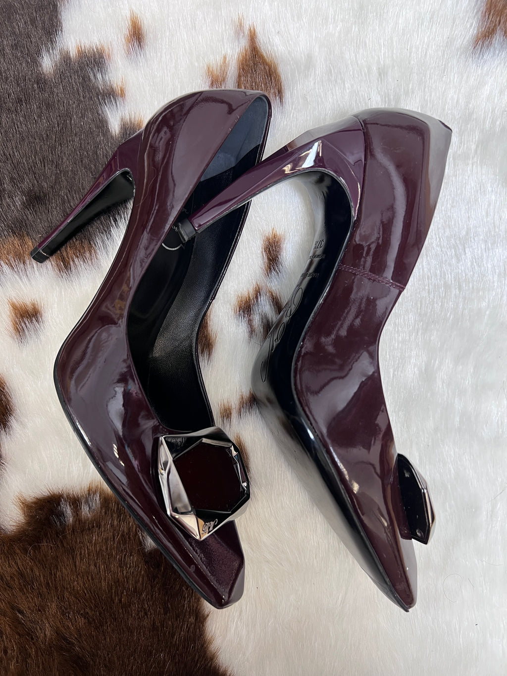 Roger Vivier Burgundy Patent Leather Square Toe Pumps EU37.5